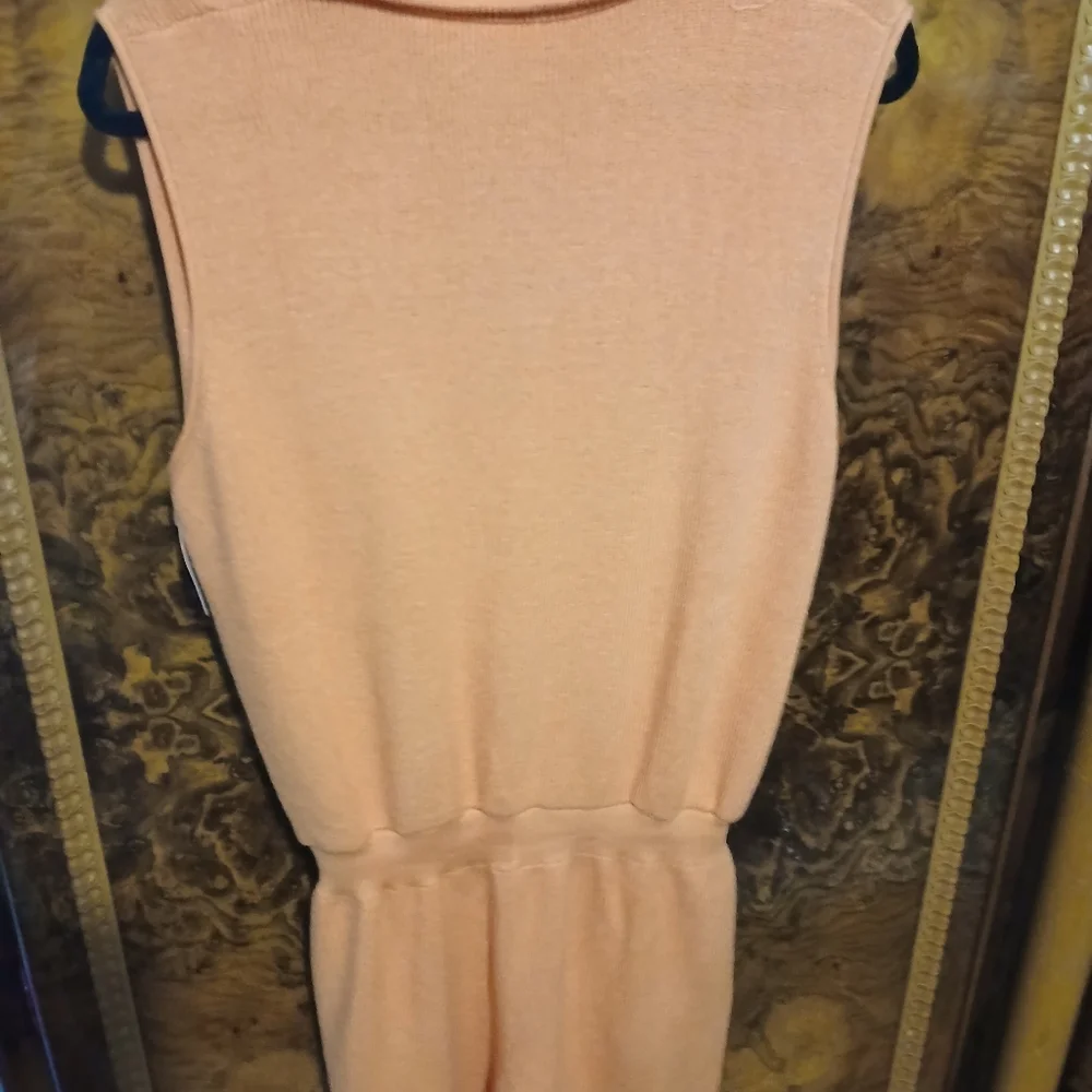 New Ribbed Stretchy Romper With Pockets - Picture 4 of 5